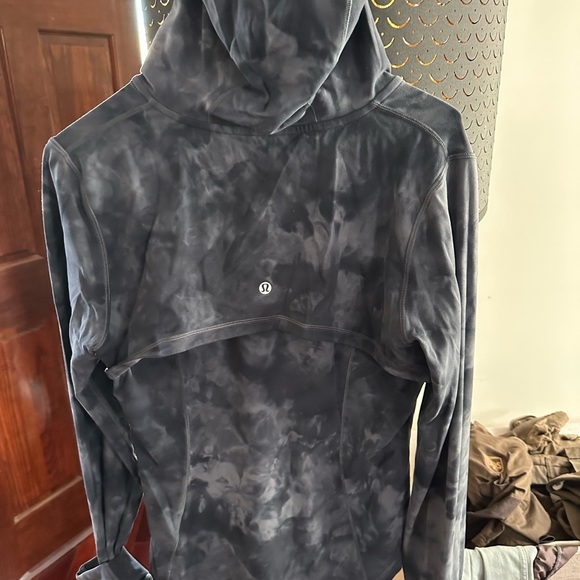 Lululemon define hoodie size10 used excellentcondition mild pilling underarm - Picture 11 of 11